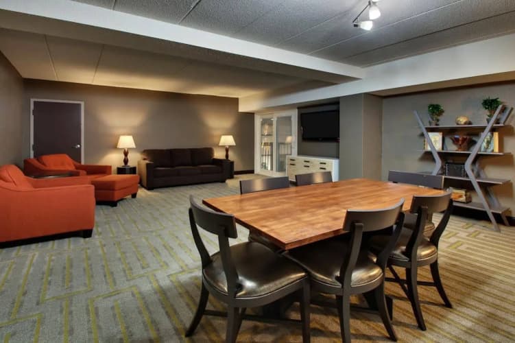 DoubleTree by Hilton Mt. Vernon photo 5