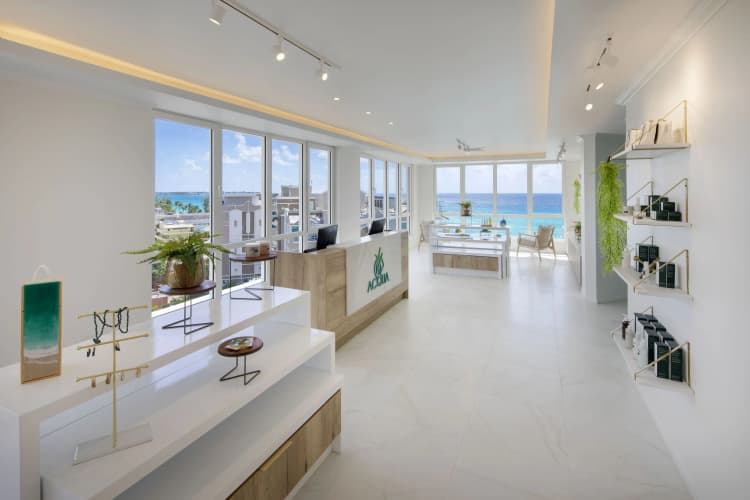 O2 Beach Club & Spa photo 2