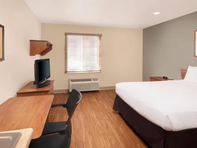Extended Stay America Select Suites Fayetteville West photo 3