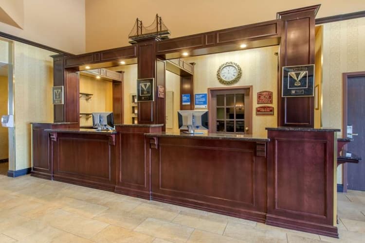 Comfort Inn & Suites photo 3