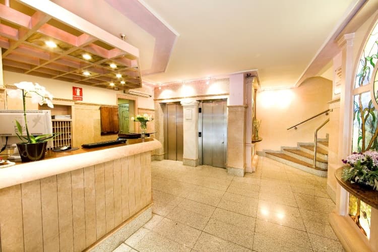 El Hotel Monarque El Rodeo, photo 3