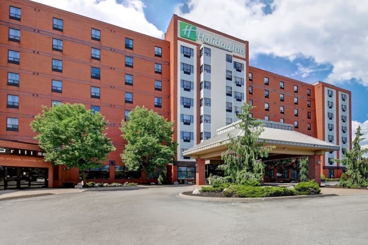 Holiday Inn & Suites Windsor (Ambassador Bridge) photo 2