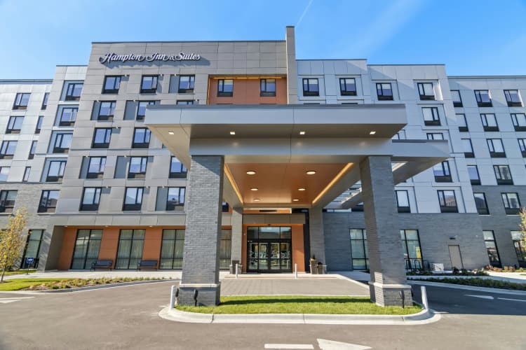 Hampton Inn Suites Chicago Medical District Uic photo 2