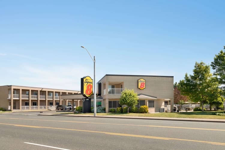 Super 8 By Wyndham Windsor/Dougall, photo 2