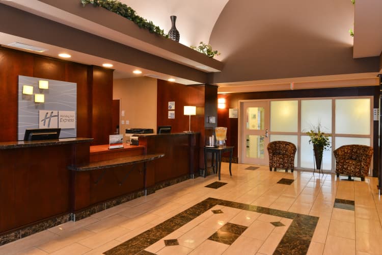 Holiday Inn Express & Suites Edmonton North photo 3
