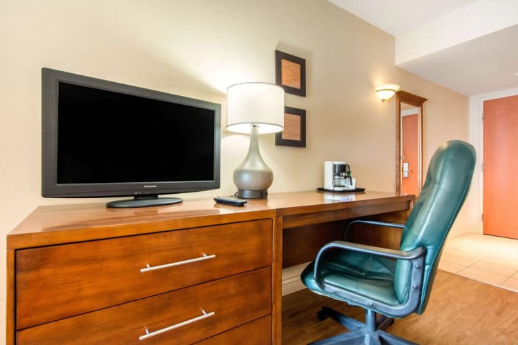Comfort Inn & Suites photo 5