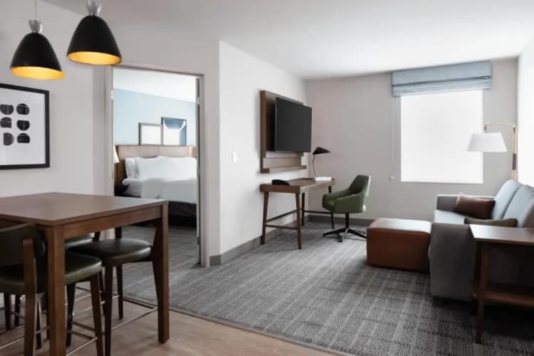 Staybridge Suites Iowa City - Coralville, photo 3