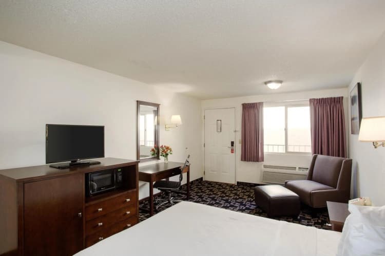 Morningglory Inn & Suites photo 5