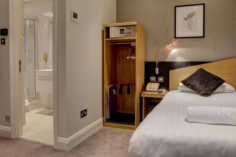 Best Western Buckingham Palace Rd photo 4