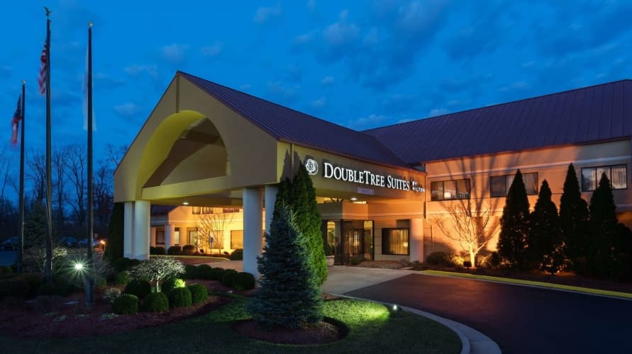 DoubleTree Suites by Hilton Hotel Cincinnati - Blue Ash photo 2