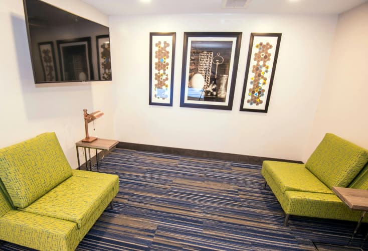 Holiday Inn Express & Suites Hinton photo 5