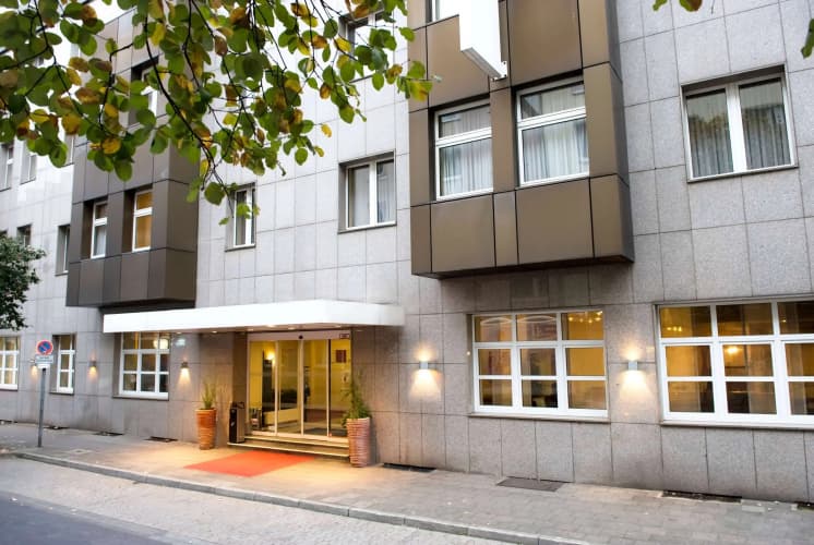 Wyndham Garden Duesseldorf City Centre Koenigsallee photo 2