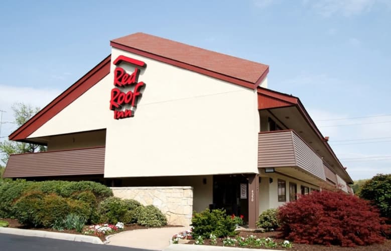 Red Roof Inn Fairmont photo 2