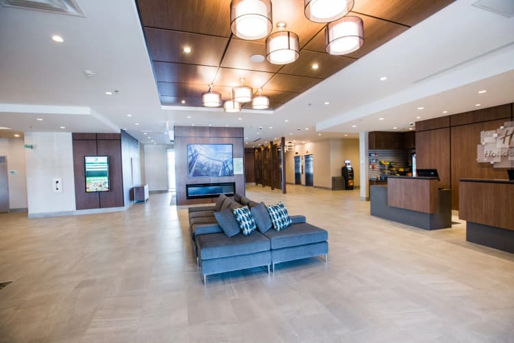 Holiday Inn & Suites Calgary South - Conference Center photo 3