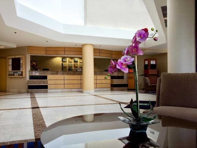 Embassy Suites by Hilton Tysons Corner photo 3