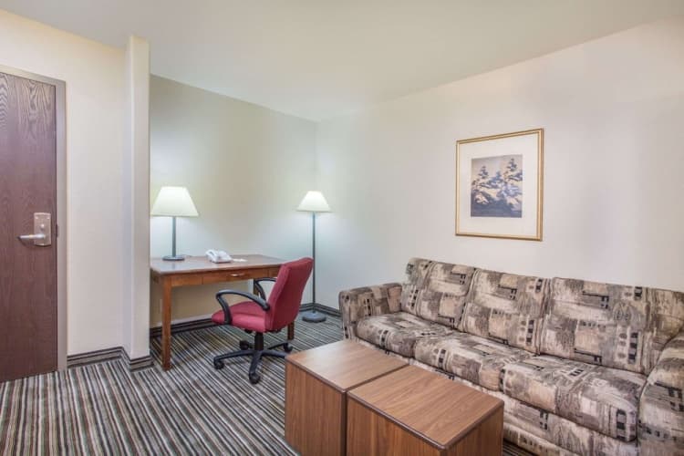 Super 8 by Wyndham Truro, photo 4