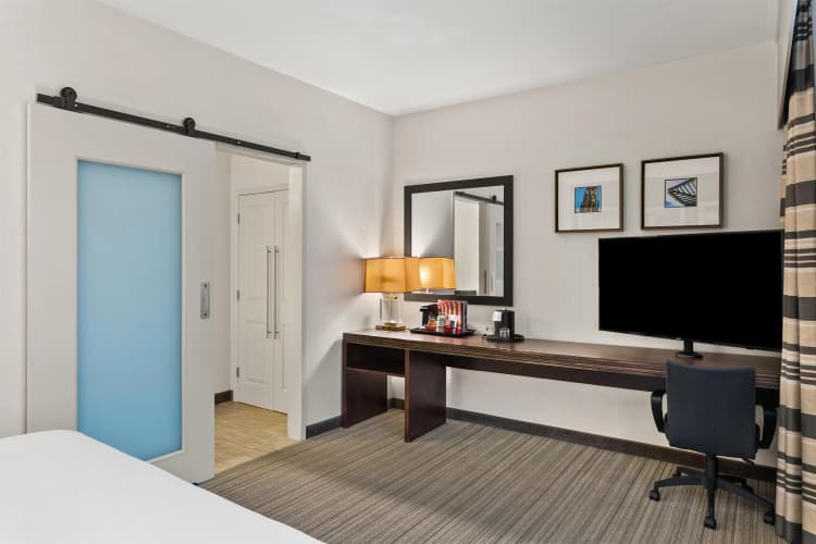 Delta Hotels By Marriott Baltimore Inner Harbor photo 5