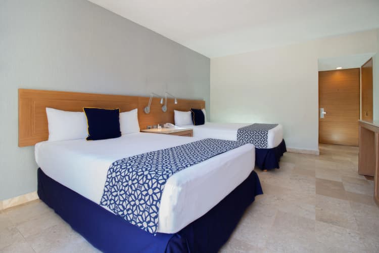 Plaza Pelicanos Club Beach Resort photo 4