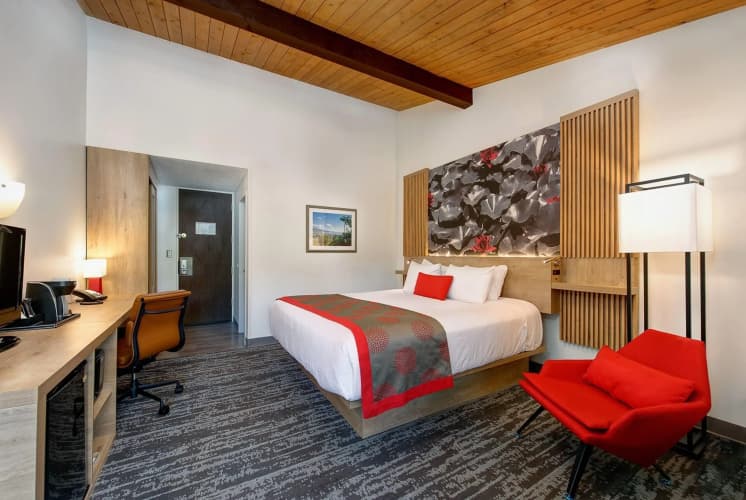 Ramada by Wyndham Santa Barbara photo 4