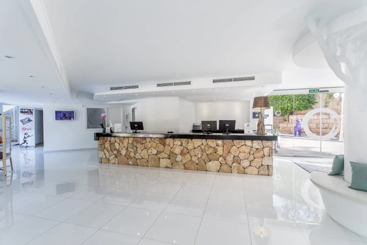 FERGUS Style Cala Blanca Suites, photo 3