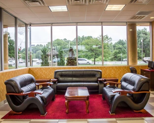 Rodeway Inn MacArthur Airport, photo 3