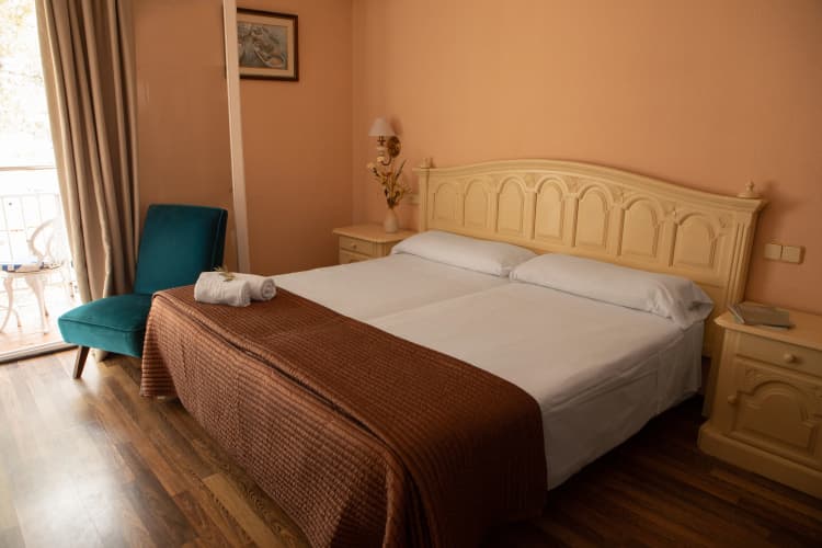 Hotel Roger De Flor By Seleqtta photo 5