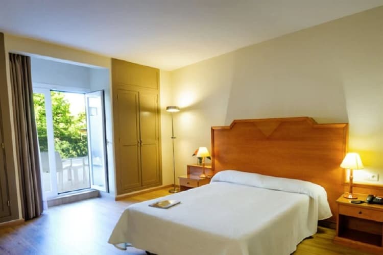 El Hotel Monarque El Rodeo, photo 5
