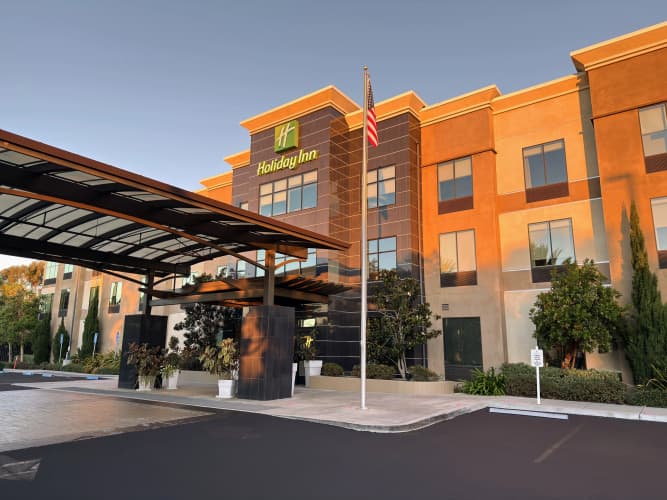 Holiday Inn & Staybridge Suites Carlsbad San Diego photo 2