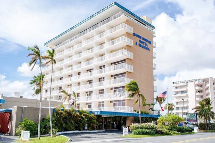 Sands Harbor Hotel & Marina, photo 2