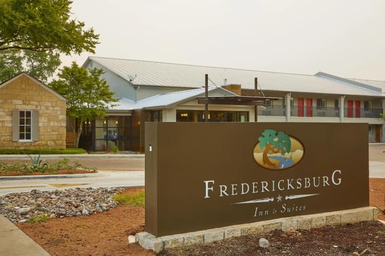 Fredericksburg Inn Suites photo 2