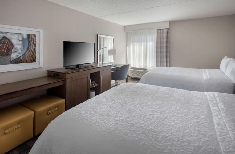 Hampton Inn Boston-Logan Airport, photo 5
