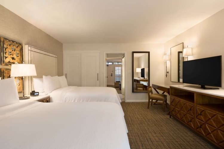 Embassy Suites by Hilton Scottsdale Resort photo 5