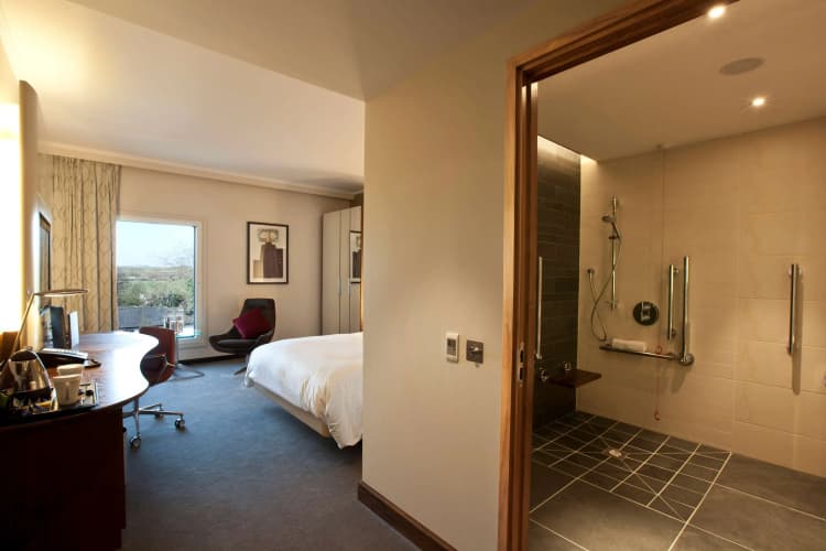 Hilton London Heathrow Airport Terminal 5 photo 4