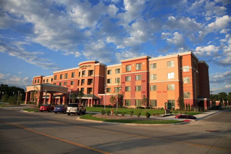 Courtyard Marriott Aksarben Village photo 2