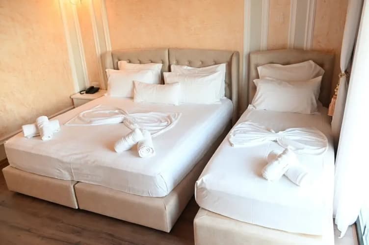 Hotel Onufri photo 3
