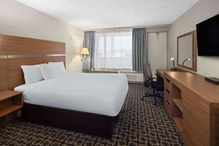 Baymont By Wyndham Edson photo 5