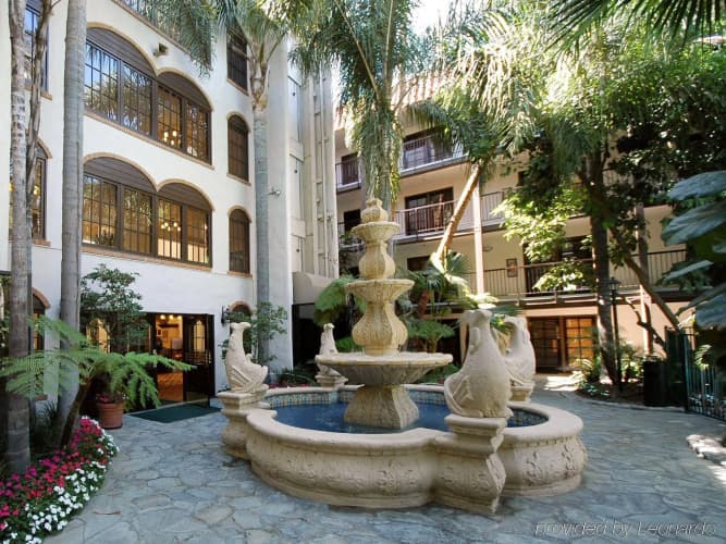 Buena Park Grand Hotel & Suites photo 2