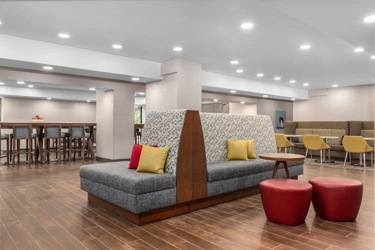 Hampton Inn & Suites by Hilton Toronto Downtown photo 3