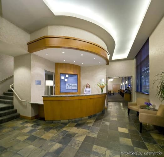 Holiday Inn Express Vancouver Airport - Richmond photo 3