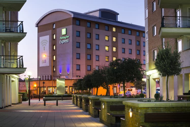 Holiday Inn Express London - Wandsworth photo 2