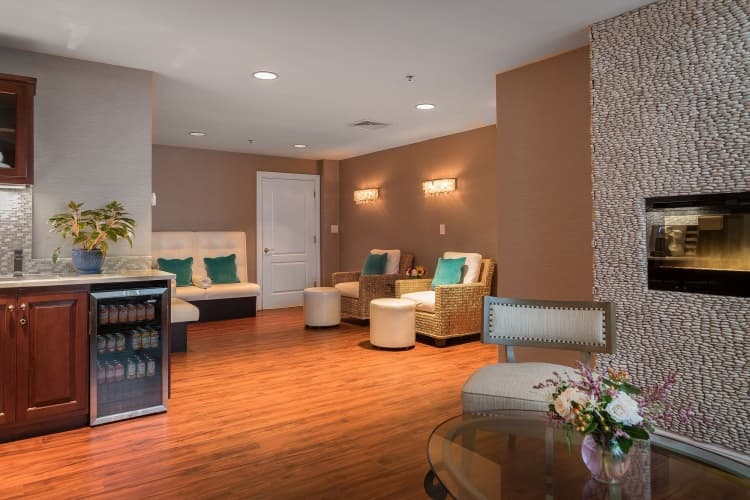 Water's Edge Resort & Spa photo 2