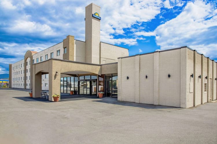Days Inn by Wyndham Cranbrook Conference Centre photo 2