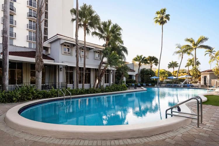 Embassy Suites by Hilton Fort Lauderdale 17th Street photo 2