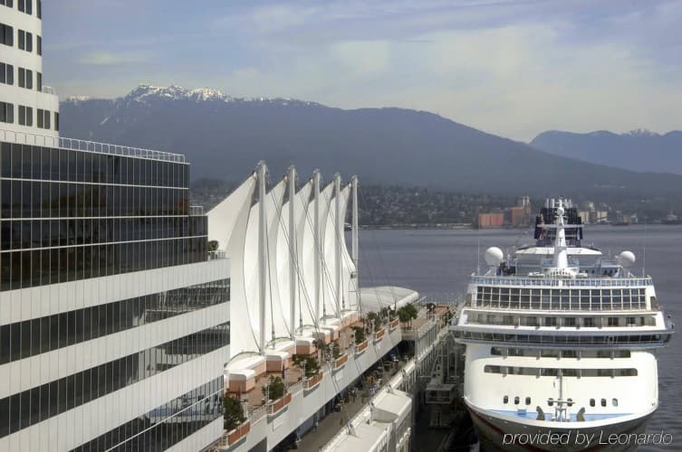 Fairmont Waterfront photo 2