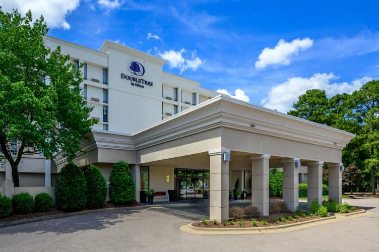 DoubleTree by Hilton Raleigh Midtown photo 2