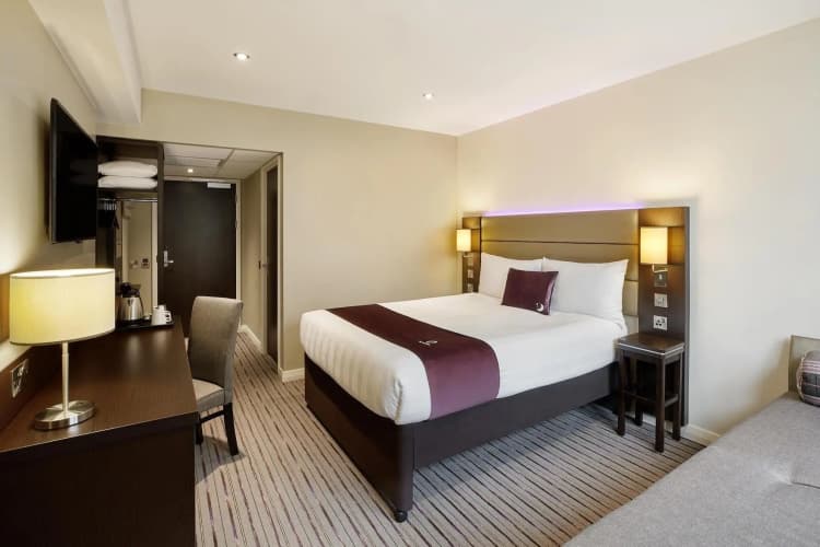 Premier Inn London Stratford photo 5