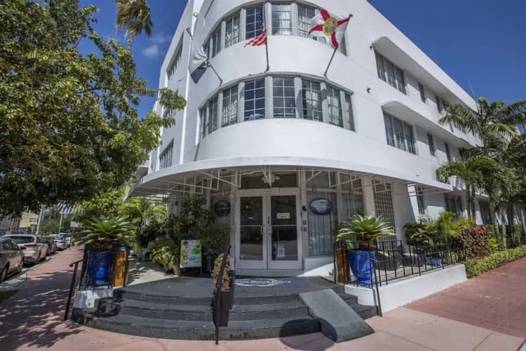 Riviera Suites South Beach photo 2