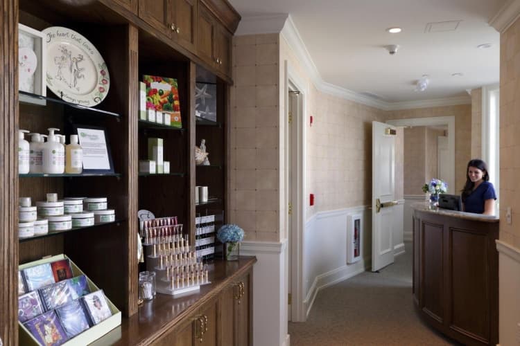 Madison Beach Hotel, Curio Collection by Hilton, photo 3