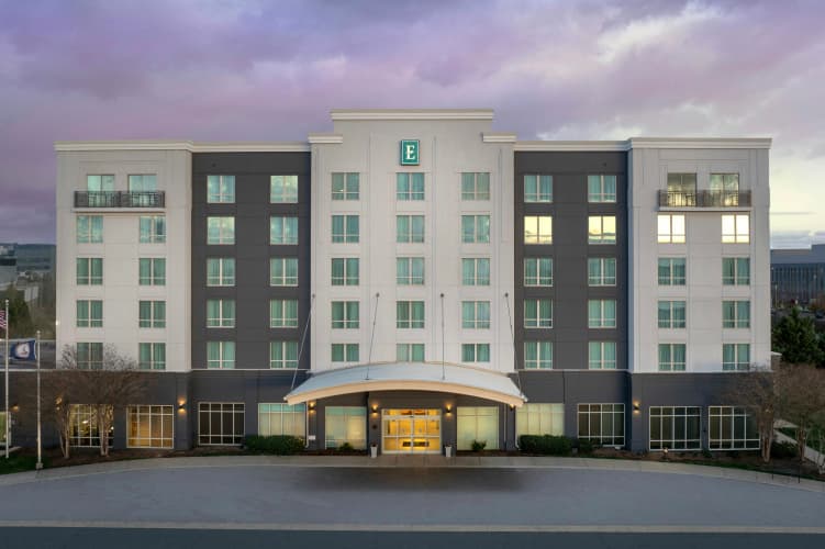 Embassy Suites by Hilton Dulles North Loudoun photo 2