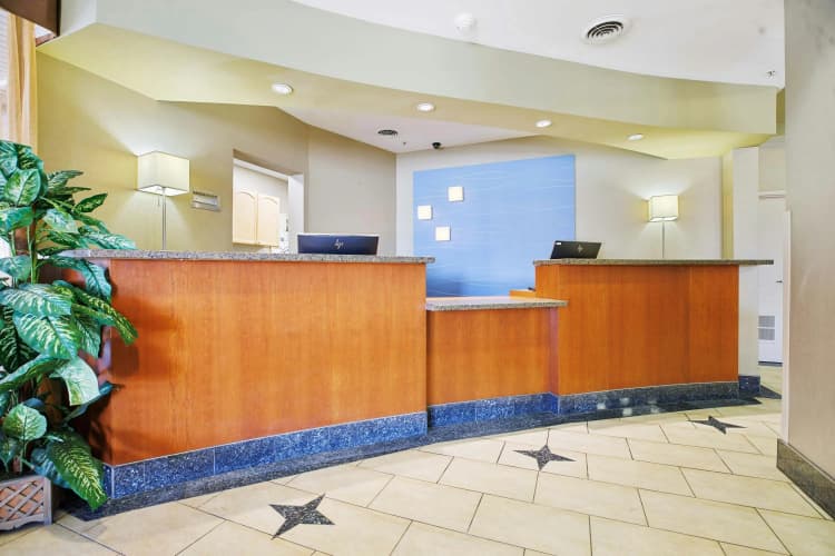 Sandman Hotel & Suites London Downtown photo 3